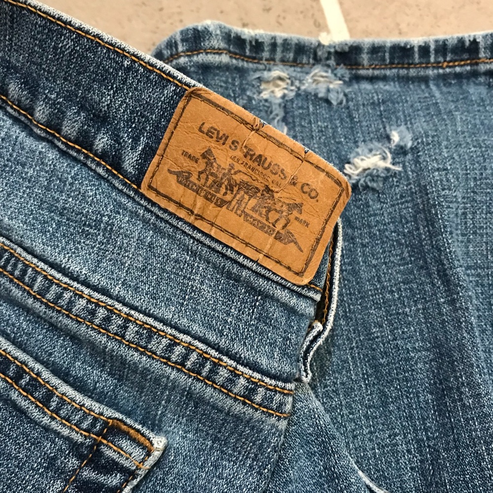 Levi Strauss Distressed Jeans- Boyfriend Fit